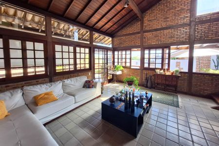 Casa de condomínio à venda com 235m², 4 quartos e 2 vagasSala 1