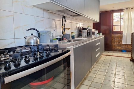 Casa de condomínio à venda com 235m², 4 quartos e 2 vagasCozinha