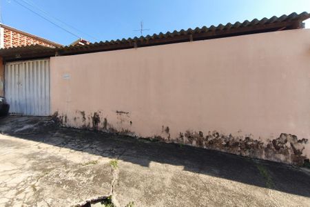 Casa à venda com 200m², 4 quartos e 2 vagasFachada