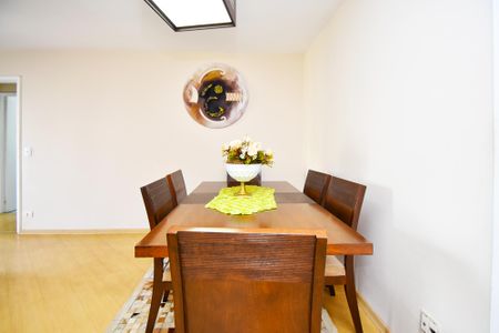 Apartamento à venda com 68m², 2 quartos e 1 vagaSala de jantar