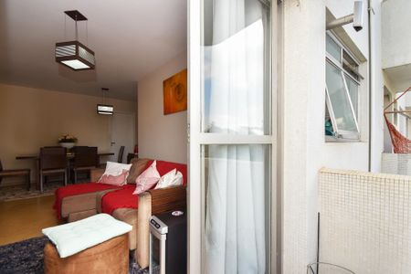 Apartamento à venda com 68m², 2 quartos e 1 vagavaranda Sala de estar