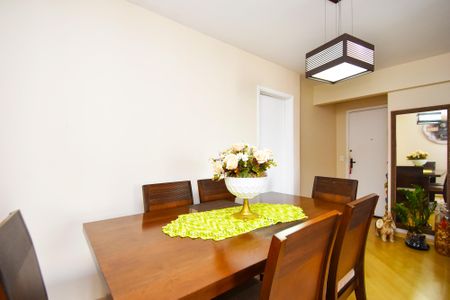 Apartamento à venda com 68m², 2 quartos e 1 vagaSala de jantar