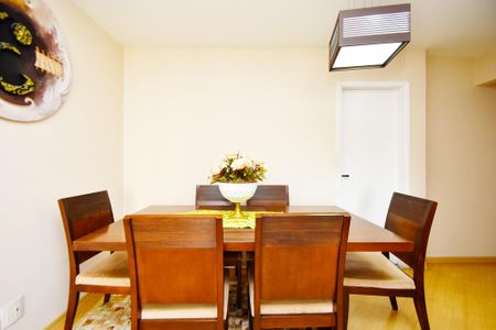 Apartamento à venda com 68m², 2 quartos e 1 vagaSala de jantar