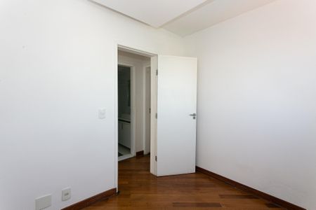 Apartamento à venda com 122m², 3 quartos e 3 vagasQuarto 2