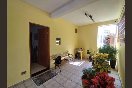 Casa para alugar com 245m², 3 quartos e 4 vagas Casa para alugar com 245m², 3 quartos e 4 vagasQuintal