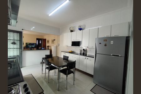 Casa para alugar com 245m², 3 quartos e 4 vagas Casa para alugar com 245m², 3 quartos e 4 vagasCozinha - Torneira
