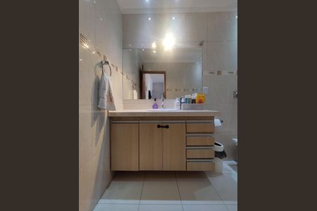 Casa para alugar com 245m², 3 quartos e 4 vagas Casa para alugar com 245m², 3 quartos e 4 vagasBanheiro - torneira