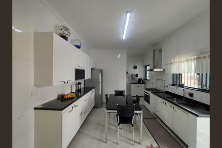 Casa para alugar com 245m², 3 quartos e 4 vagas Casa para alugar com 245m², 3 quartos e 4 vagasCozinha - Torneira