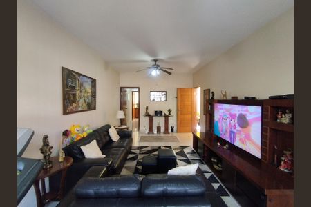 Casa para alugar com 245m², 3 quartos e 4 vagas Casa para alugar com 245m², 3 quartos e 4 vagasSala
