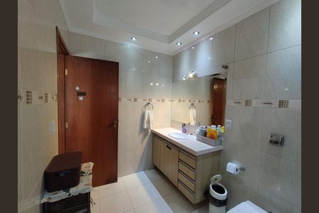 Casa para alugar com 245m², 3 quartos e 4 vagas Casa para alugar com 245m², 3 quartos e 4 vagasBanheiro - torneira