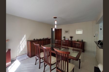 Casa para alugar com 245m², 3 quartos e 4 vagas Casa para alugar com 245m², 3 quartos e 4 vagasSala de Jantar