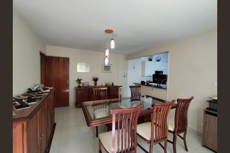 Casa para alugar com 245m², 3 quartos e 4 vagas Casa para alugar com 245m², 3 quartos e 4 vagasSala de Jantar