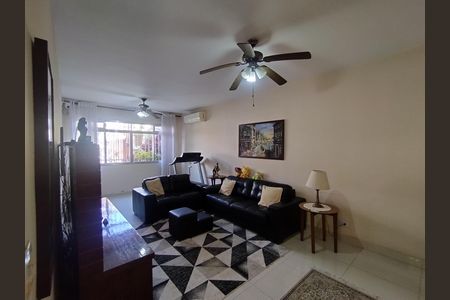 Casa para alugar com 245m², 3 quartos e 4 vagas Casa para alugar com 245m², 3 quartos e 4 vagasSala
