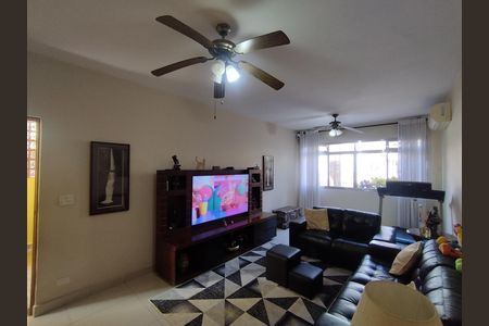 Casa para alugar com 245m², 3 quartos e 4 vagas Casa para alugar com 245m², 3 quartos e 4 vagasSala
