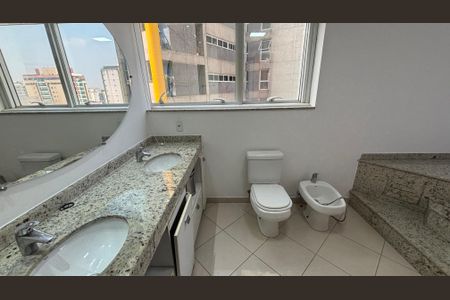 Apartamento para alugar com 90m², 1 quarto e 2 vagasBanheiro da Suíte