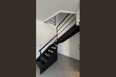 Apartamento para alugar com 90m², 1 quarto e 2 vagasEscada