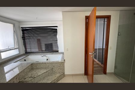 Apartamento para alugar com 90m², 1 quarto e 2 vagasBanheiro da Suíte