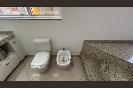 Apartamento para alugar com 90m², 1 quarto e 2 vagasBanheiro da Suíte