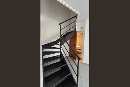 Apartamento para alugar com 90m², 1 quarto e 2 vagasEscada