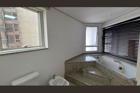 Apartamento para alugar com 90m², 1 quarto e 2 vagasBanheiro da Suíte