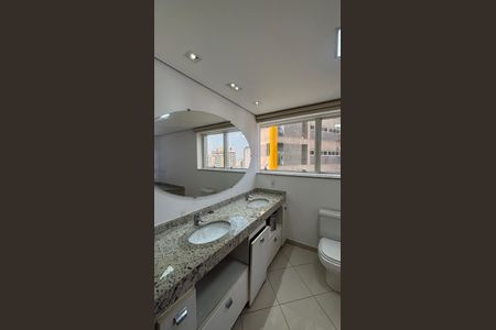 Apartamento para alugar com 90m², 1 quarto e 2 vagasBanheiro da Suíte