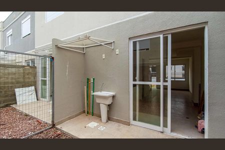 Casa de condomínio à venda com 60m², 2 quartos e 1 vagaQuintal 