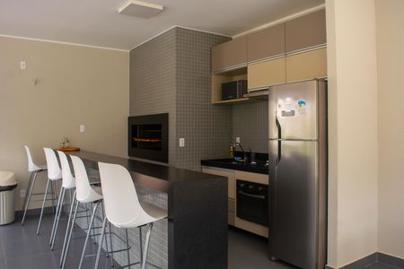 Casa de condomínio à venda com 60m², 2 quartos e 1 vagaÁrea comum