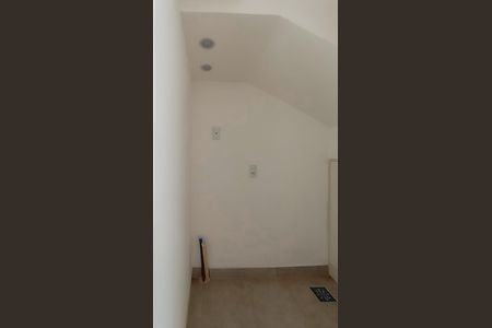Casa de condomínio à venda com 60m², 2 quartos e 1 vagaLavabo 