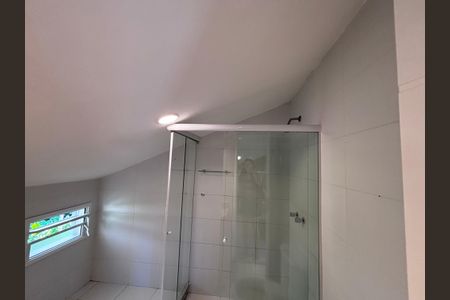 Casa de condomínio para alugar com 190m², 3 quartos e 1 vagaBanheiro sótão 