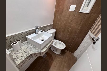Casa de condomínio para alugar com 190m², 3 quartos e 1 vagaLavabo