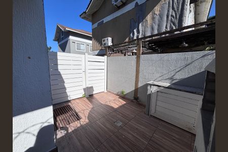 Casa de condomínio para alugar com 190m², 3 quartos e 1 vagaQuintal