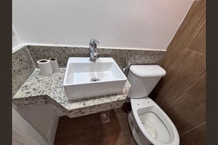 Casa de condomínio para alugar com 190m², 3 quartos e 1 vagaLavabo