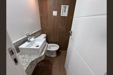 Casa de condomínio para alugar com 190m², 3 quartos e 1 vagaLavabo