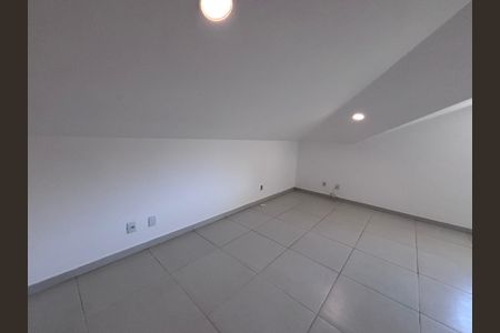 Casa de condomínio para alugar com 190m², 3 quartos e 1 vagaSótão 