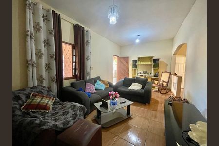 Casa para alugar com 2 quartos, 210m² em Santa Cruz, Belo Horizonte