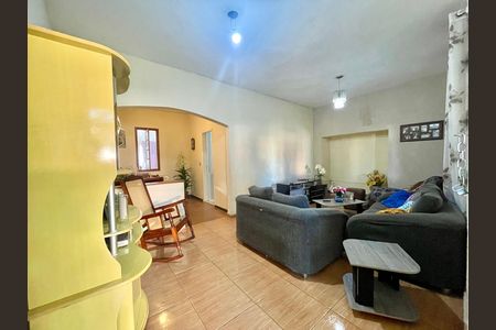 Casa para alugar com 2 quartos, 210m² em Santa Cruz, Belo Horizonte