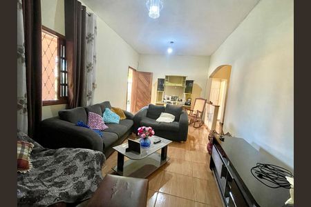 Casa para alugar com 2 quartos, 210m² em Santa Cruz, Belo Horizonte