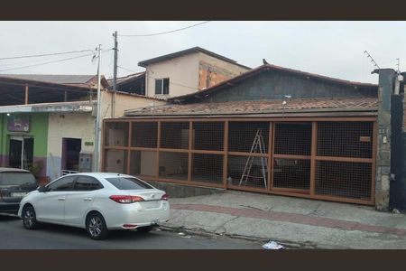 Casa à venda com 123m², 3 quartos e 2 vagasFachada