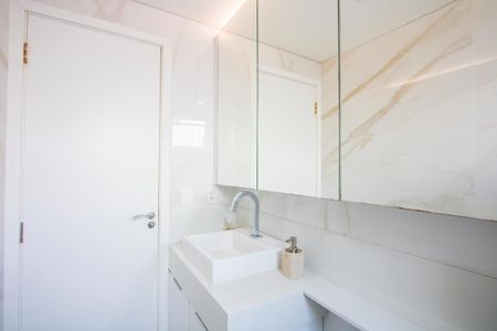Apartamento à venda com 53m², 2 quartos e 2 vagas Apartamento à venda com 53m², 2 quartos e 2 vagasBanheiro do quarto 1