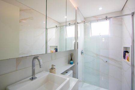 Apartamento à venda com 53m², 2 quartos e 2 vagas Apartamento à venda com 53m², 2 quartos e 2 vagasBanheiro do quarto 1