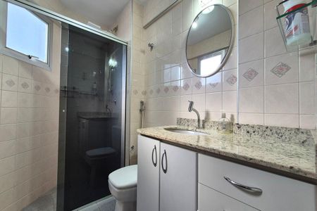 Banheiro de apartamento para alugar com 1 quarto, 56m² em Botafogo, Campinas