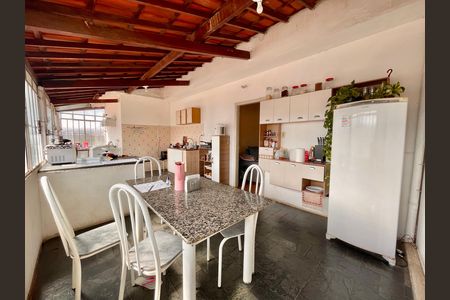 Casa para alugar com 210m², 1 quarto e sem vaga