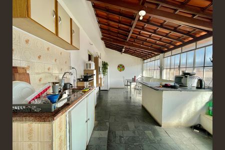 Casa para alugar com 210m², 1 quarto e sem vaga