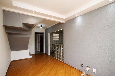 Sala 1 de casa de condomínio para alugar com 2 quartos, 70m² em Jardim Petropolis, Cotia