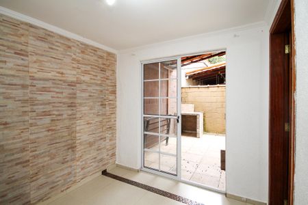 Casa de condomínio para alugar com 70m², 3 quartos e 3 vagasSala 2