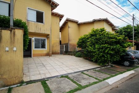 Casa de condomínio para alugar com 70m², 3 quartos e 3 vagasFachada Casa