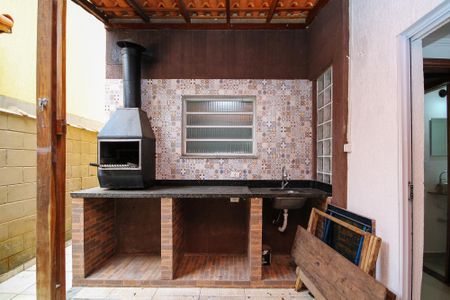 Casa de condomínio para alugar com 70m², 3 quartos e 3 vagasQuintal/ Churrasqueira