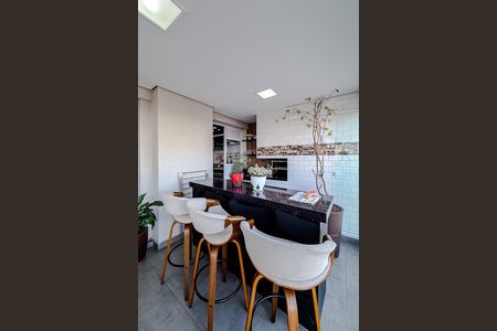 Apartamento à venda com 105m², 2 quartos e 2 vagas Apartamento à venda com 105m², 2 quartos e 2 vagasVaranda da Sala