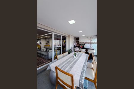 Apartamento à venda com 105m², 2 quartos e 2 vagas Apartamento à venda com 105m², 2 quartos e 2 vagasVaranda da Sala