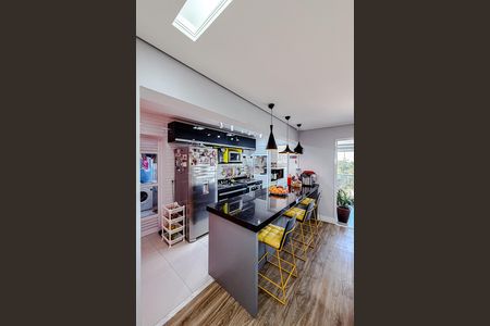 Apartamento à venda com 105m², 2 quartos e 2 vagas Apartamento à venda com 105m², 2 quartos e 2 vagasCozinha
